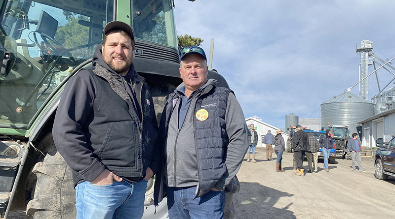 Pontiac farmers protest, ‘fed up’ with lack of provincial support